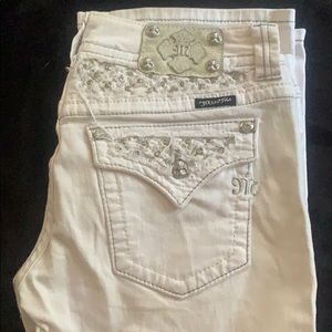 Woman’s Miss Me jeans